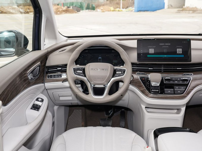 Roewe مینی وان بزرگ MPV وانز بنزین 7 صندلی 4x2 گیربکس خودکار 4