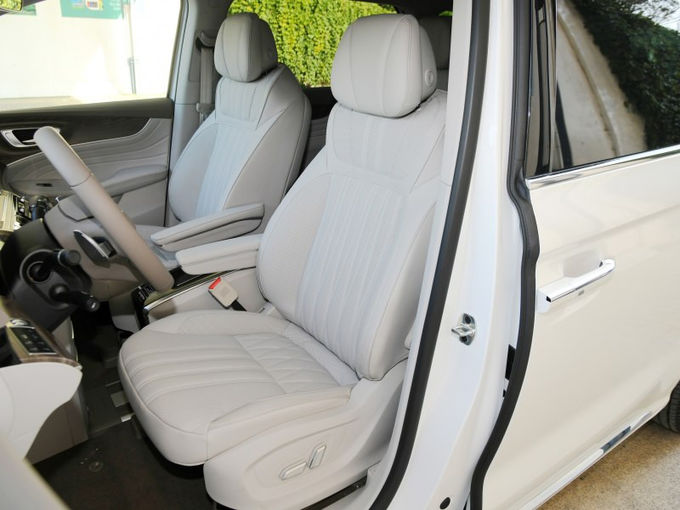 Roewe مینی وان بزرگ MPV وانز بنزین 7 صندلی 4x2 گیربکس خودکار 7