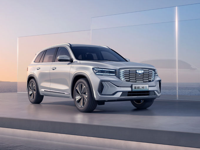 پلاگ ان هیبریدی SUV خودرو اتومبیل در خارج از جاده اتومبیل بنزین 4