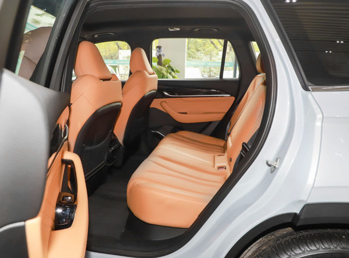 پلاگ ان هیبریدی SUV خودرو اتومبیل در خارج از جاده اتومبیل بنزین 8