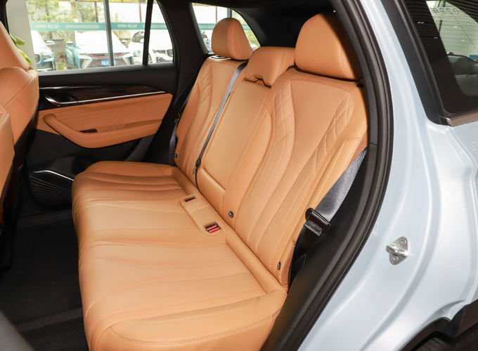 پلاگ ان هیبریدی SUV خودرو اتومبیل در خارج از جاده اتومبیل بنزین 7