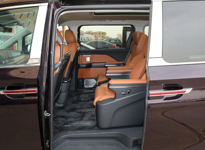 7-seater Hongqi HQ9 Vehicle اتومبیل کسب و کار پذیرش 8 سرعت 11