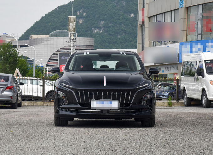 140Kw Hongqi EV Cars 5 Seat Sedan SUV کوچک سایز سیاه 2