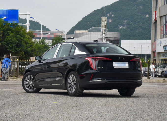 140Kw Hongqi EV Cars 5 Seat Sedan SUV کوچک سایز سیاه 4
