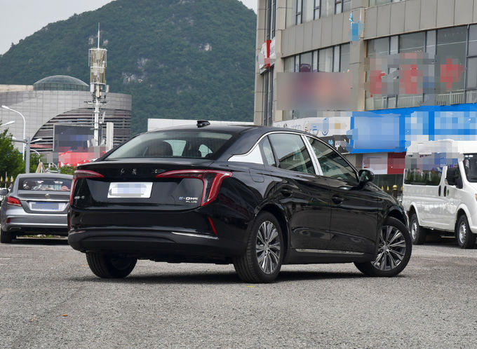 140Kw Hongqi EV Cars 5 Seat Sedan SUV کوچک سایز سیاه 3