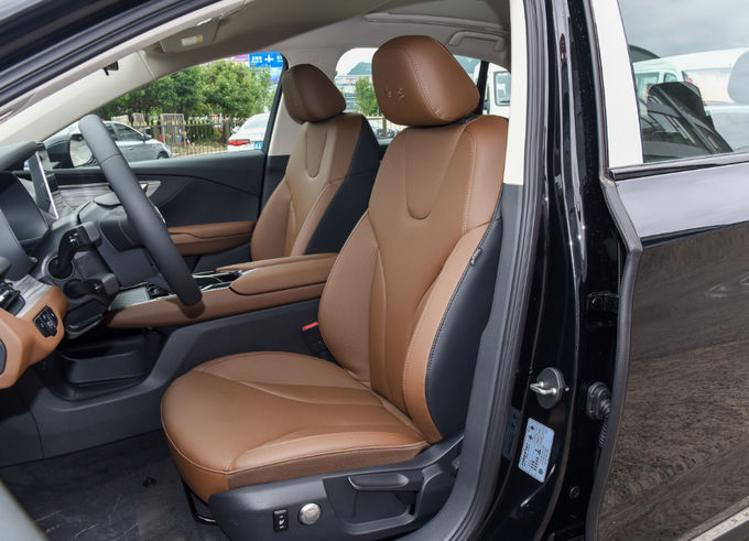 140Kw Hongqi EV Cars 5 Seat Sedan SUV کوچک سایز سیاه 9