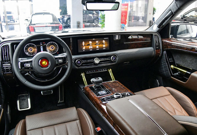 هنگچي S7 خودرو بزرگ لوکس اتومبیل 6 صندلی 4 صندلی SUV بنزین 8