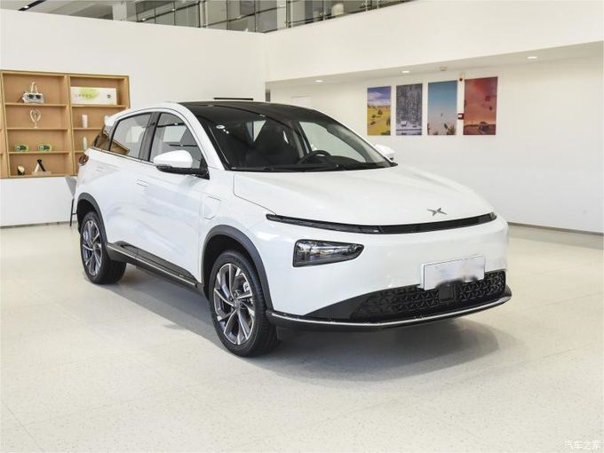 Xpeng G3 Suv اتومبیل الکتریکی 5 نفره دو چرخ 4 × 2 سفید نارنجی 1